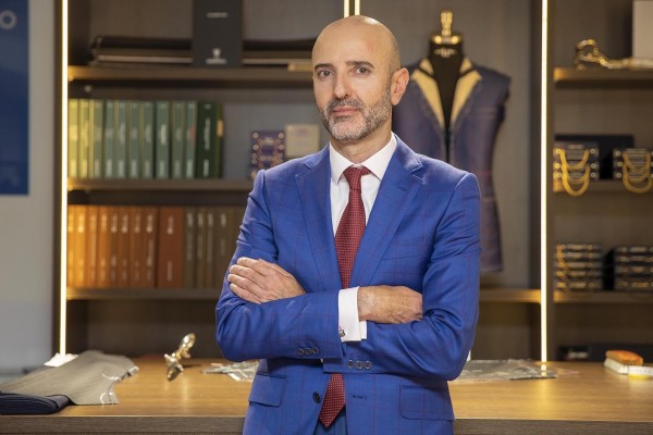 La sastrería artesanal Carlos Caballero se abre paso en internet