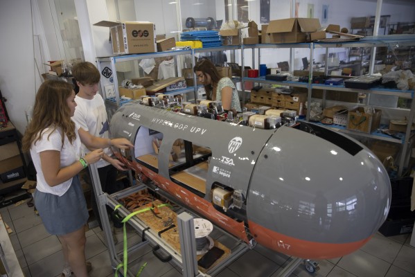 Auran, el nuevo prototipo de Hyperloop UPV, estrena diseño de interior y tubo de pruebas