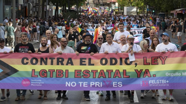 La marcha del Orgullo reúne en Murcia a miles de personas que claman por la igualdad y la diversidad
