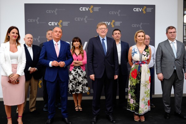 Navarro (CEV) rechaza nuevas subidas de impuestos y la reversión de servicios privatizados