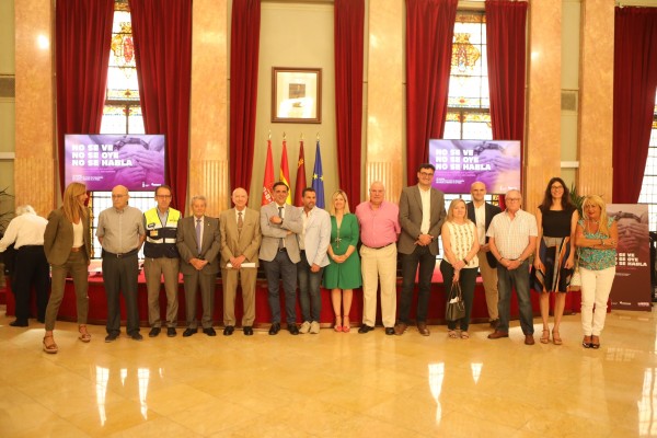 Murcia reivindica la excelencia en el trato a las personas mayores 