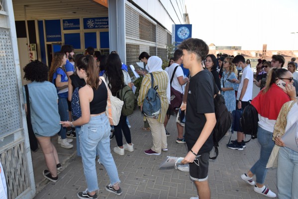Nervios sin mascarillas: arranca en la Región la Ebau de la normalidad