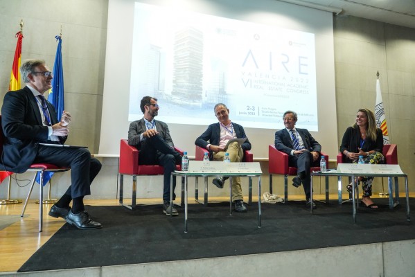 Los promotores reprenden a la Administración: 