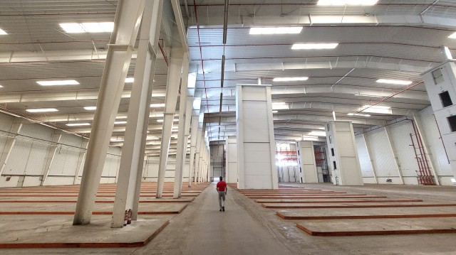 Marie Claire entrega las llaves de su nave de Borriol tras dos décadas para centrarse en 'La Fabricanta'