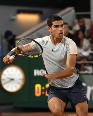 Alcaraz ya está en cuartos de Roland Garros y se medirá a Zverev, al que arrolló en Madrid