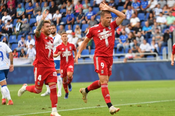 El Efesé se despide con nota venciendo fuera cuatro meses después con goles de Ortuño y Buffarini