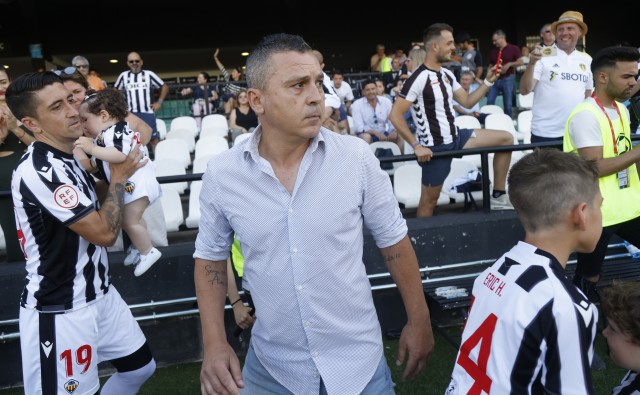 Escobar anuncia que no seguirá en el Castellón