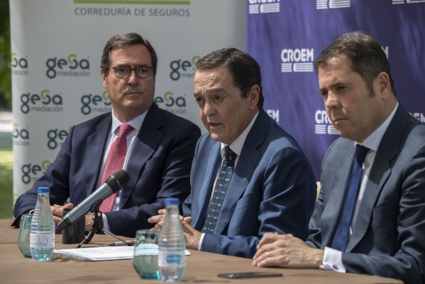 Los empresarios de la Región sacan músculo arropados por Garamendi y miran al Mar Menor 