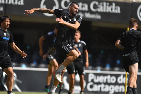 Datkovic desea que el Efesé mantenga a Carrión como entrenador y la base de 