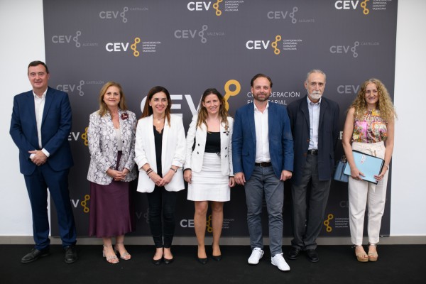 Empresa y universidad impulsan el grado en Gestión del Transporte y la Logística de la UPV