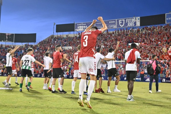 El Murcia se jugará el ascenso ante el Santa Eulalia Ibiza el domingo a las seis en el Rico Pérez