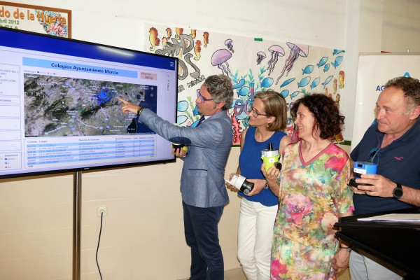 Murcia encuentra el camino para ahorrar agua en los colegios: la telelectura llega a los centros