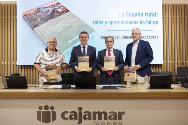 Más servicios y nuevas tecnologías, claves para combatir la despoblación en el mundo rural