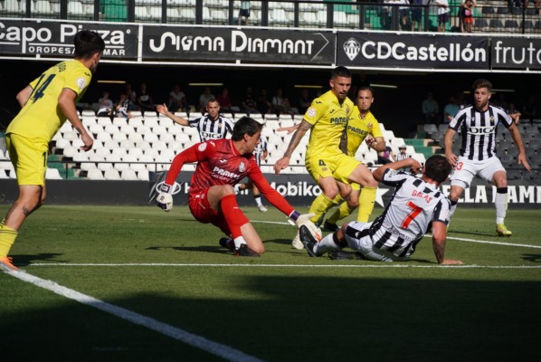 Castellón y Villarreal B firman un empate insuficiente para los dos en un final de locura