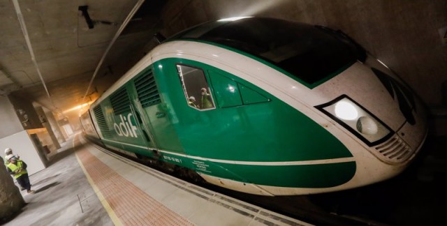 La prueba final para la llegada del AVE a Murcia empieza a buen ritmo con el examen a la catenaria