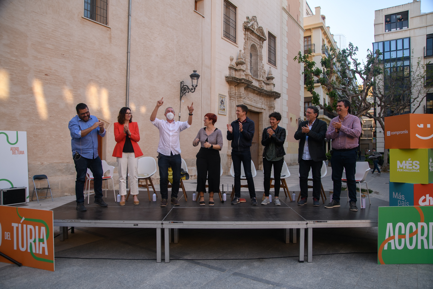 Compromís y Errejón lucen 