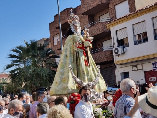 Murcia sale a la calle para acompañar en romería a la Virgen de la Fuensanta