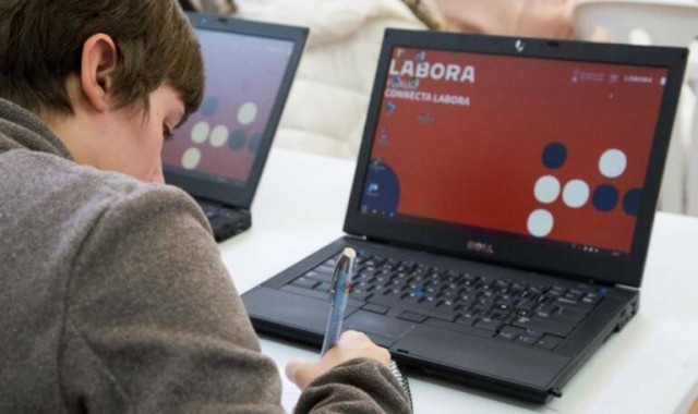 Labora instala la primera oficina temporal en Catarroja y en los próximos días abrirá otras tres