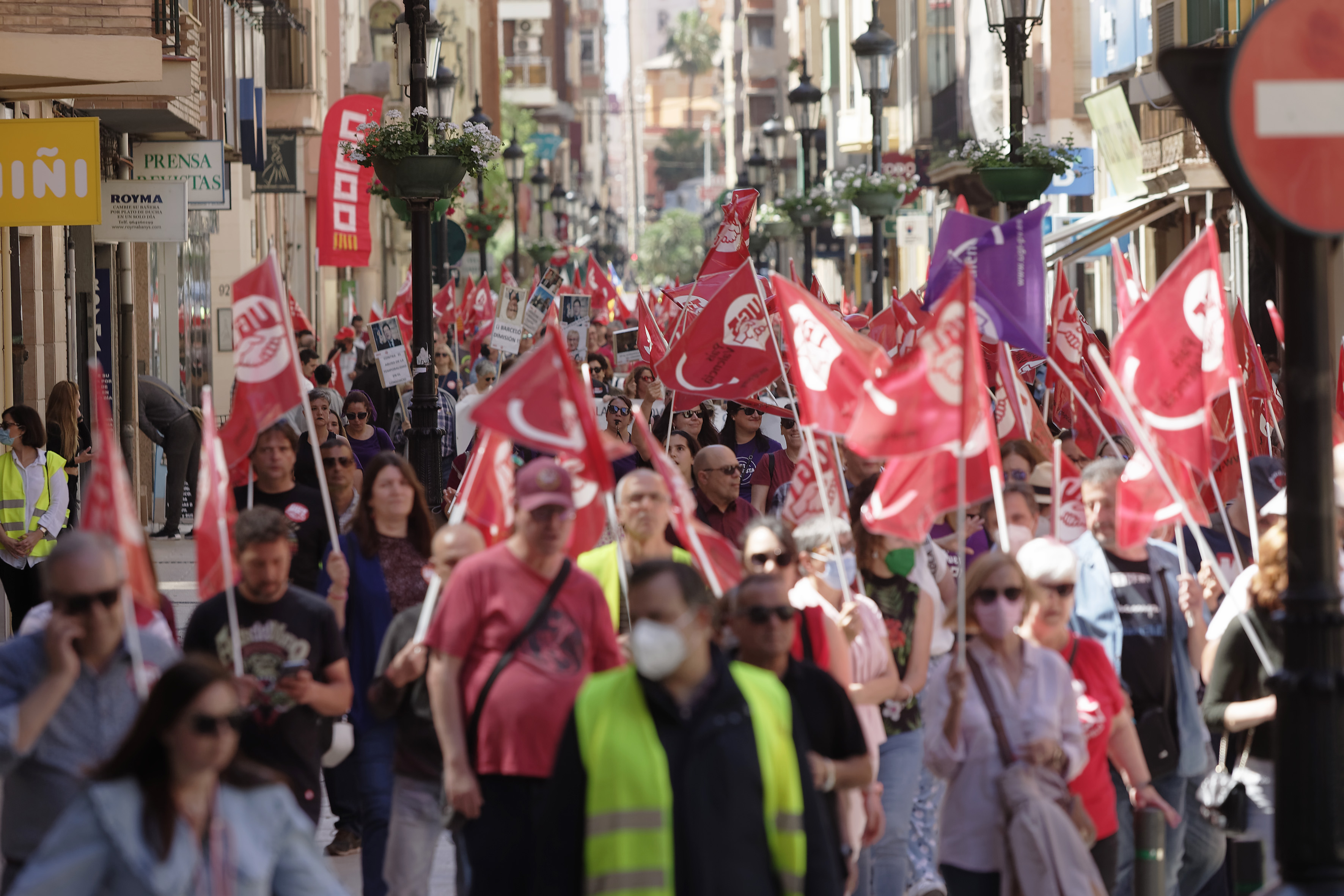 Un Primero de Mayo 'light': CCOO y UGT destacan lo acertado de los ERTEs y piden ayudas al azulejo