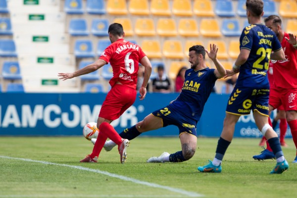 El UCAM CF huele a Segunda RFEF y ya está a 9 puntos de la salvación con 12 en juego