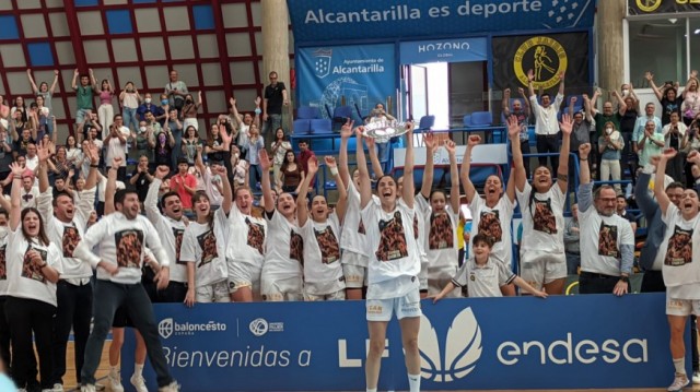 Alcantarilla debutará en la Liga Femenina Endesa tras un histórico ascenso celebrado en casa
