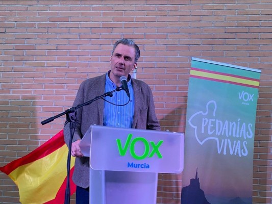 Ortega Smith señala las elecciones andaluzas como ejemplo del futuro en la Región: 