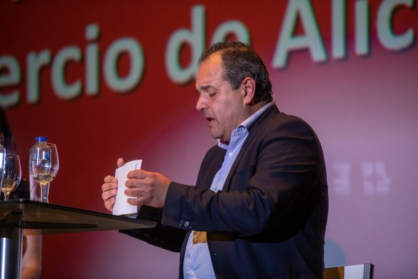 El equipo de Carlos Baño para la Cámara: mujeres, jóvenes, históricos... y Jesús Navarro de 'dos'