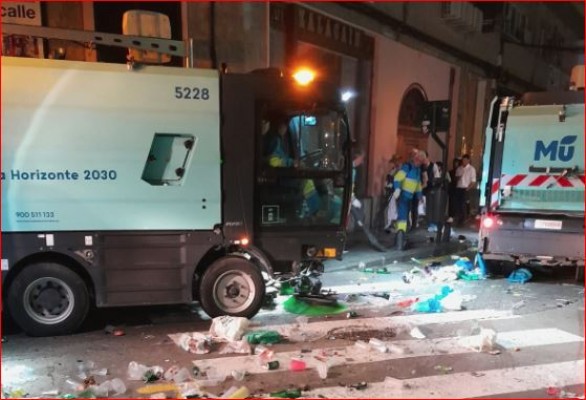 Los servicios de limpieza de Murcia recogen 70 toneladas de basura durante el día del Bando de la Huerta