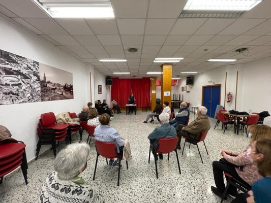 Los mayores de Murcia ya disfrutan de los cursos sobre envejecimiento activo y salud emocional