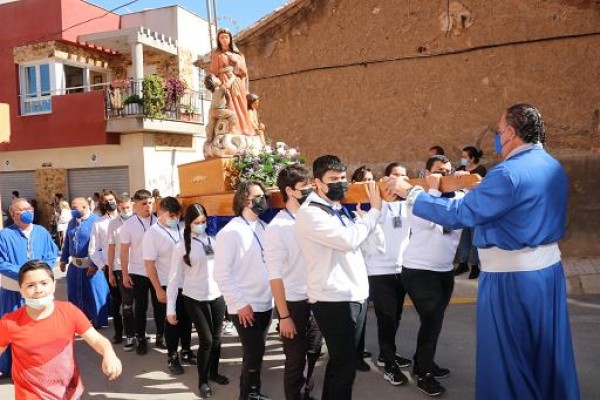 La Unión se vuelca con la procesión de los Niños de Gavia
