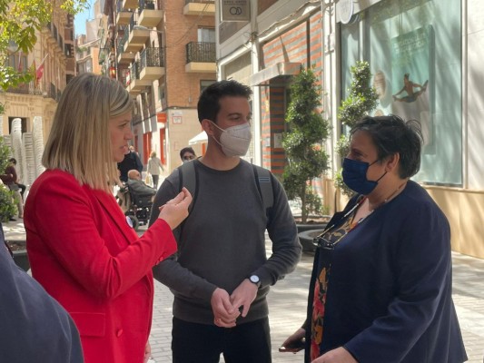 Murcia habilita por primera vez espacios gratis para personas con movilidad reducida en Semana Santa