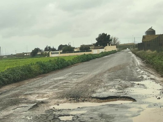 Vecinos de Los Dolores, la Palma y Perín denuncian 