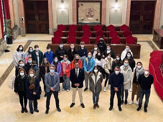 Los alumnos del proyecto Erasmus+ de Portugal y Polonia visitan el Ayuntamiento de Murcia