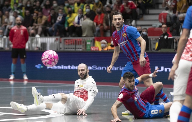 ElPozo cae por penaltis en la final de la Copa de España y se vuelve a ahogar en la orilla