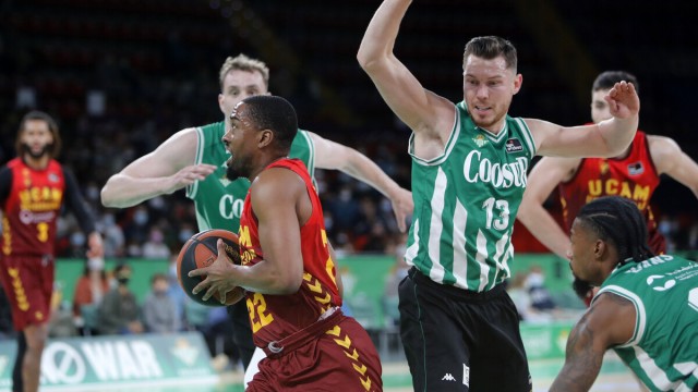 El UCAM CB se aplica tras un deficiente primer cuarto para continuar en zona de play off