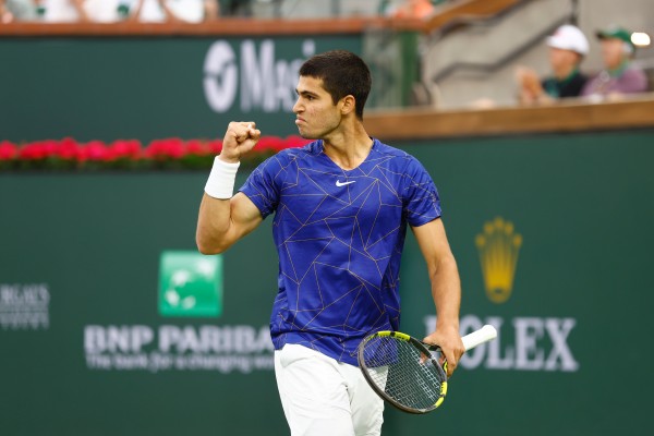 Alcaraz lleva al límite a Nadal, quien impone sus galones y disputará la final de Indian Wells