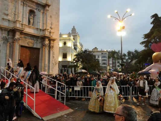 El fuego de la Cremà y la Ofrena cierran las Fallas 2022 en Burriana