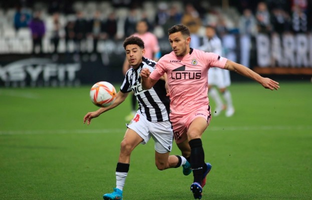 El Linense amarga la Magdalena al Castellón
