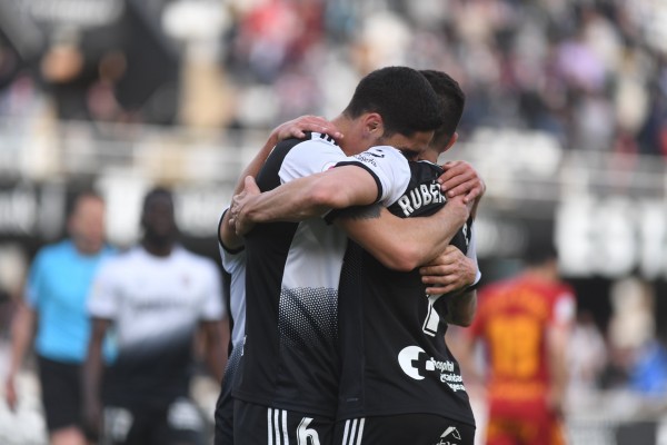 El Efesé golea al Zaragoza con Rubén Castro siendo decisivo sin marcar
