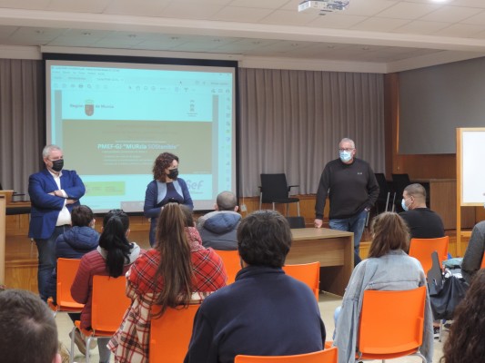 El Ayuntamiento ofrece formación y empleo para introducir al mercado laboral a 30 jóvenes murcianos