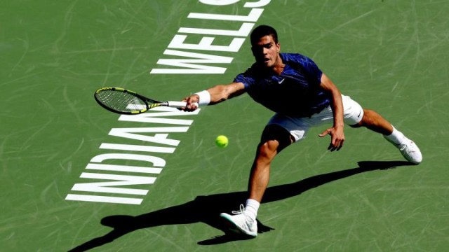 Alcaraz llega a cuartos de Indian Wells arrollando a un Monfils que venía de eliminar a Medvedev