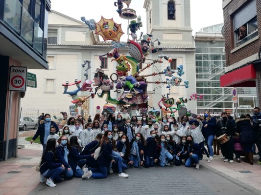 Las calles de Burriana recuperan el ambiente fallero y festivo con la 'Plantà' de las Fallas 2022