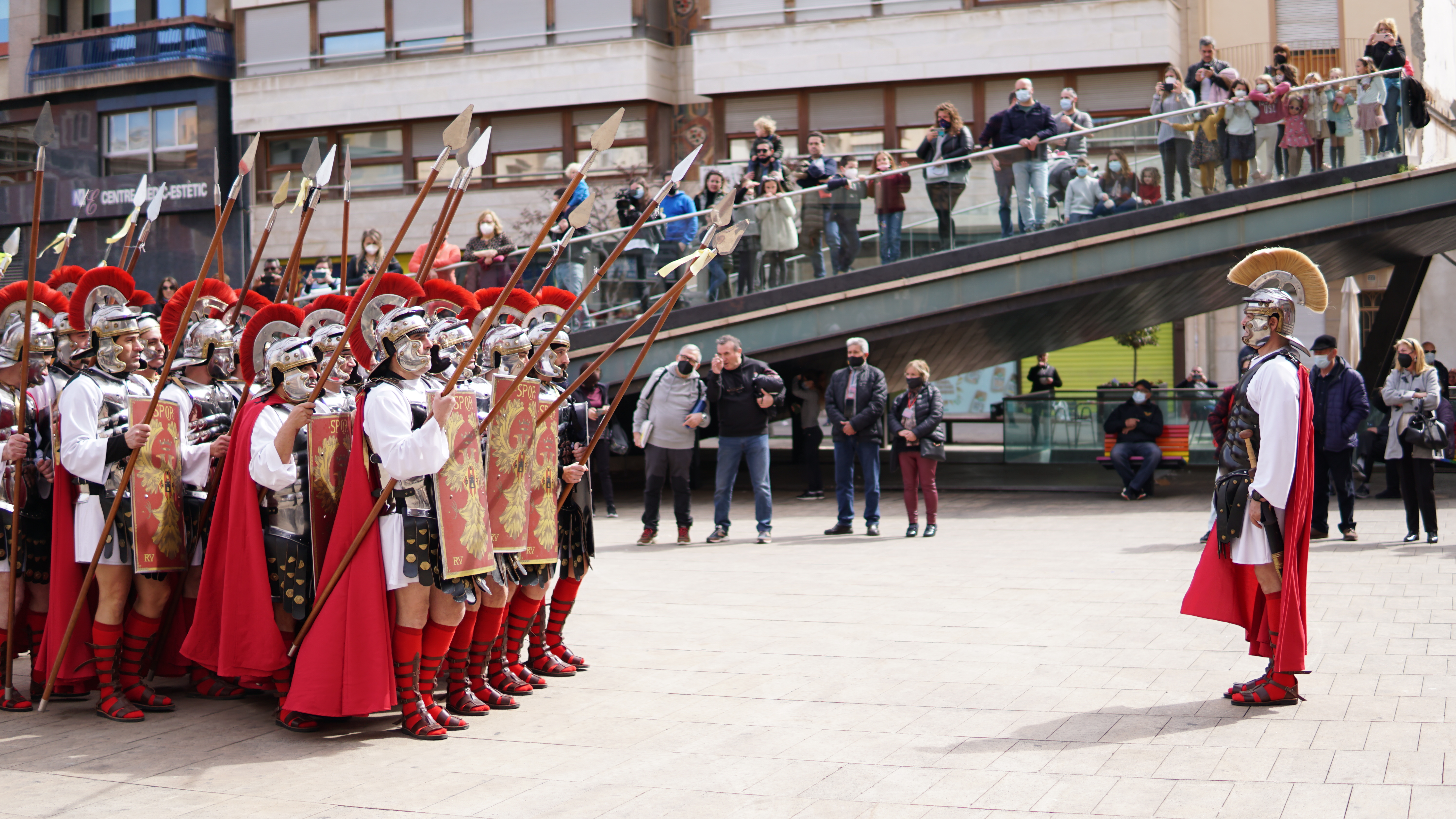 Vila-real vive el preludio de su Semana Santa con el Encuentro de Guardias Romanas y Armados