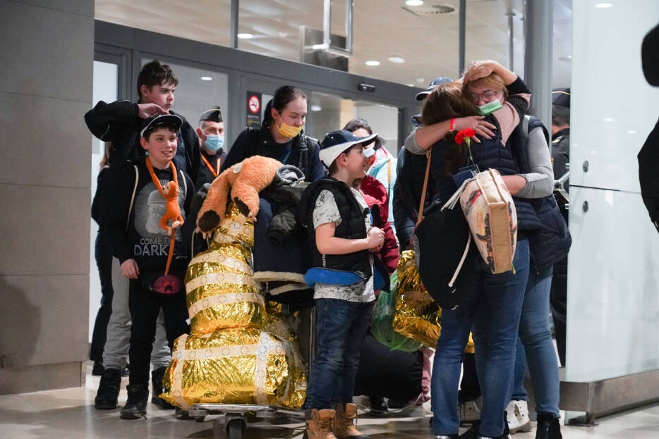 Aterrizan en València 92 ucranianos, la mayoría vinculados a familias acogedoras