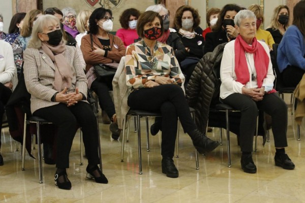 Murcia homenajea a María Antonia Martínez, Rosa Peñalver y Elvira Ramos por su apoyo a la igualdad