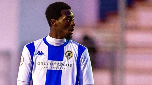 Un futbolista del Hércules B recibe insultos racistas de un contrario y tiene que ser sustituido