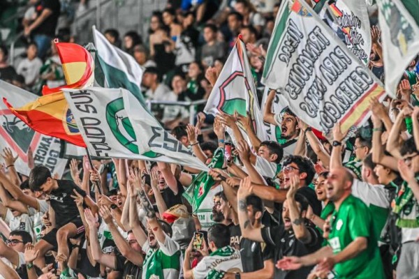La afición del Elche agota las 626 entradas para el partido ante el Levante 