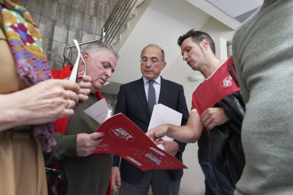 Ascer y sindicatos empiezan a abordar la jubilación anticipada en el azulejo por la sílice cristalina