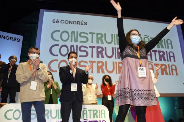 Iniciativa arropa a Oltra, que mantiene el control del partido ahora con independientes y críticos
