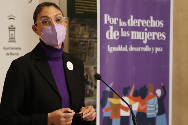Murcia se pone 'En pie por los derechos de las mujeres' para conmemorar el 8M